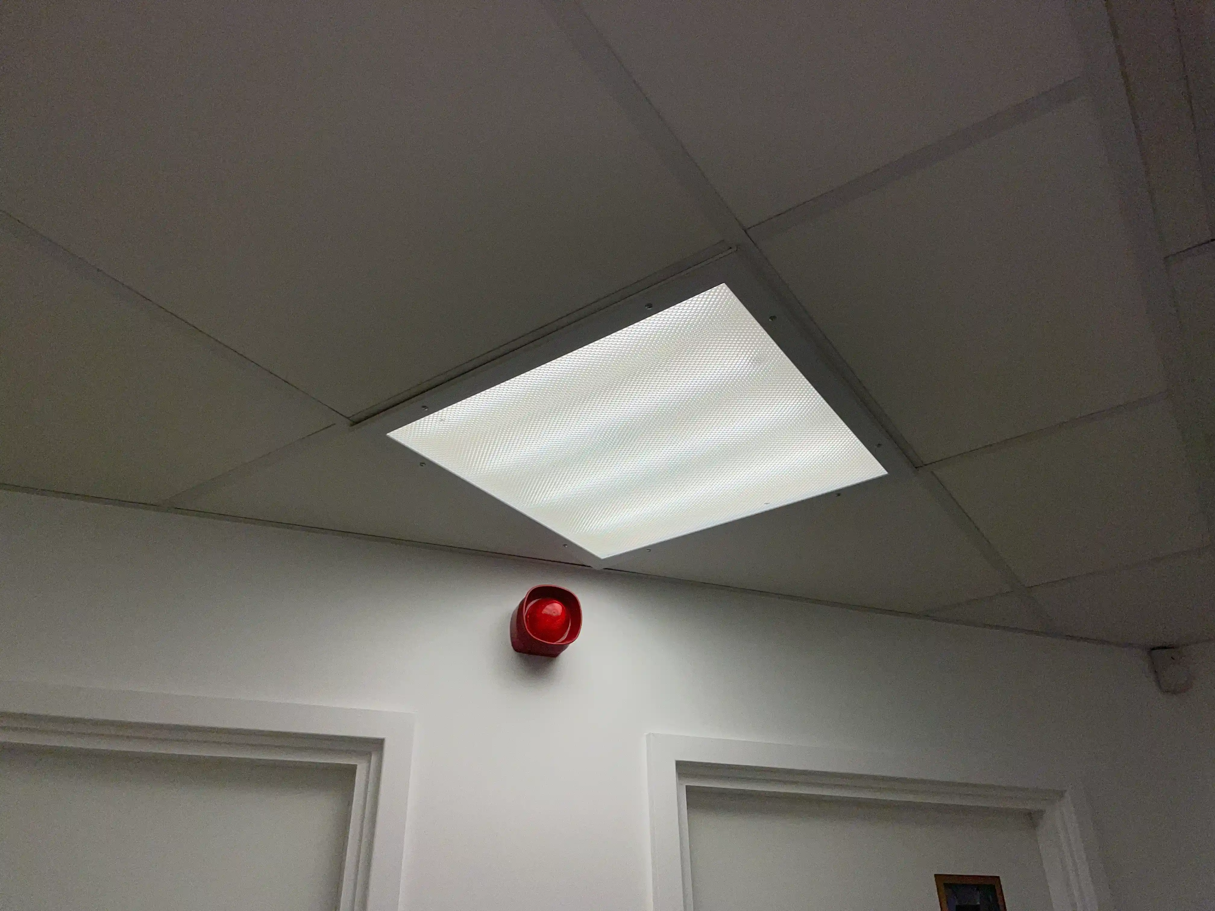 24 Hours Emergency Electrician near South Kensington